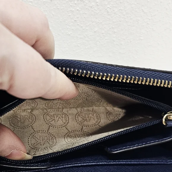 Michael Kors Jet Set Wallet Zip Around With Wristlet Dark Blue - Picture 7 of 14